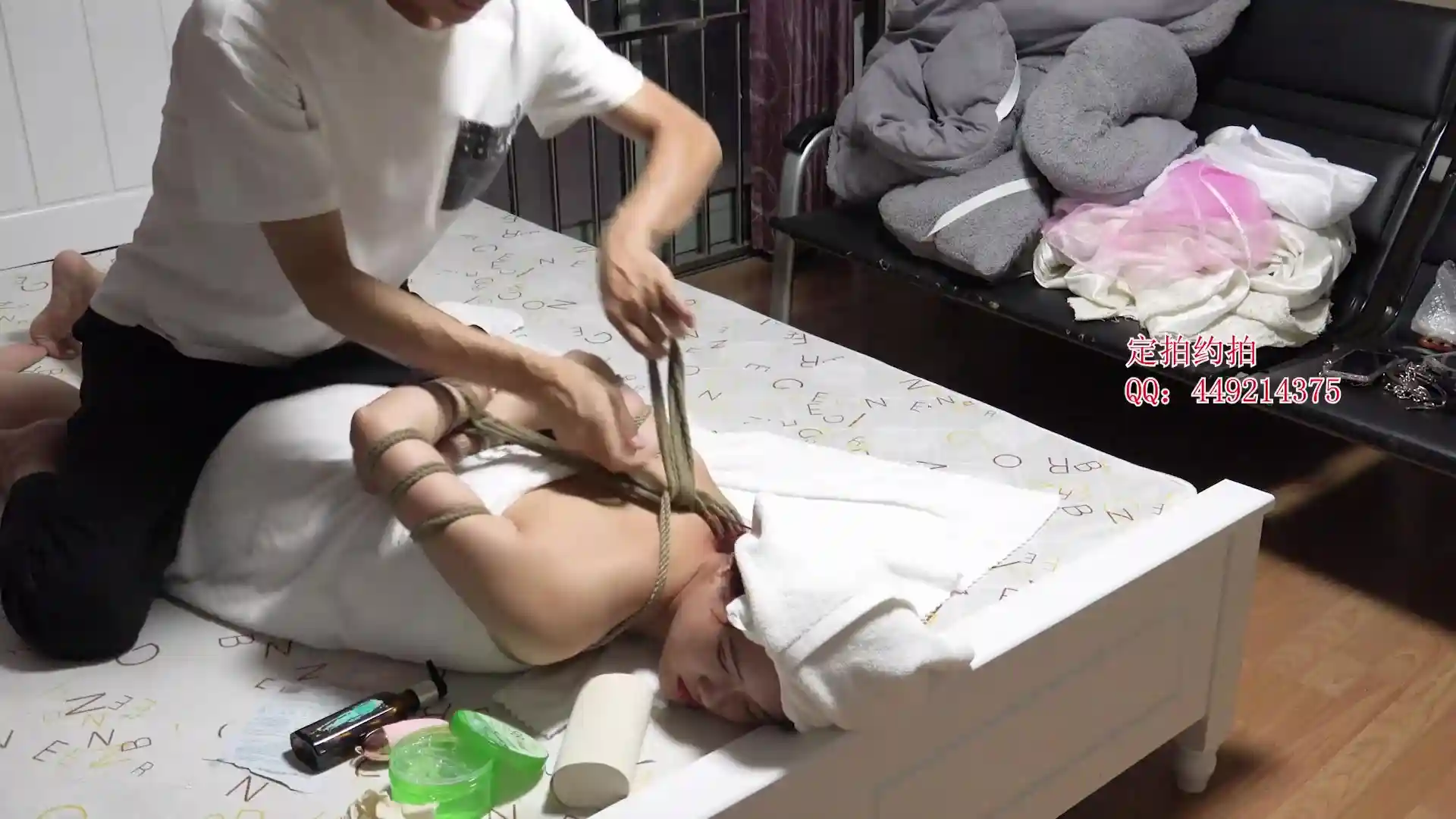 子衿定制绳艺新作紧缚捆绑视频vk之菲菲美容院阶难！在线看！