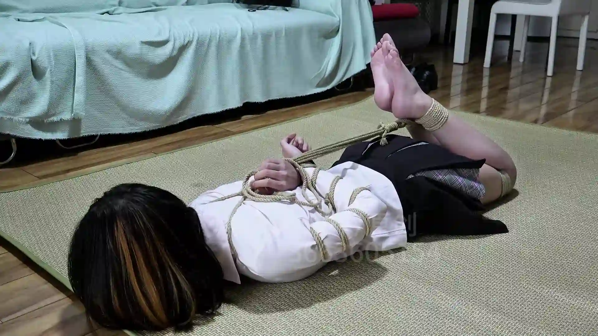 子衿定制绳艺新作字母社区论坛在线之国产捆绑紧缚调教新模试镜身材不错的美子！在线看！