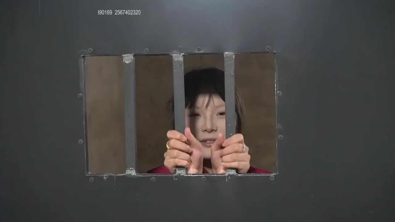 一绳有你原创绳艺新作国产sm绳艺论坛之紧缚论坛字母山林密语情报员林知语山林里被特务跟踪抓捕戴土拷脚镣牢房提审行房受尽十字稼夹棍老虎凳刷挠脚心铁钳...!在线看!