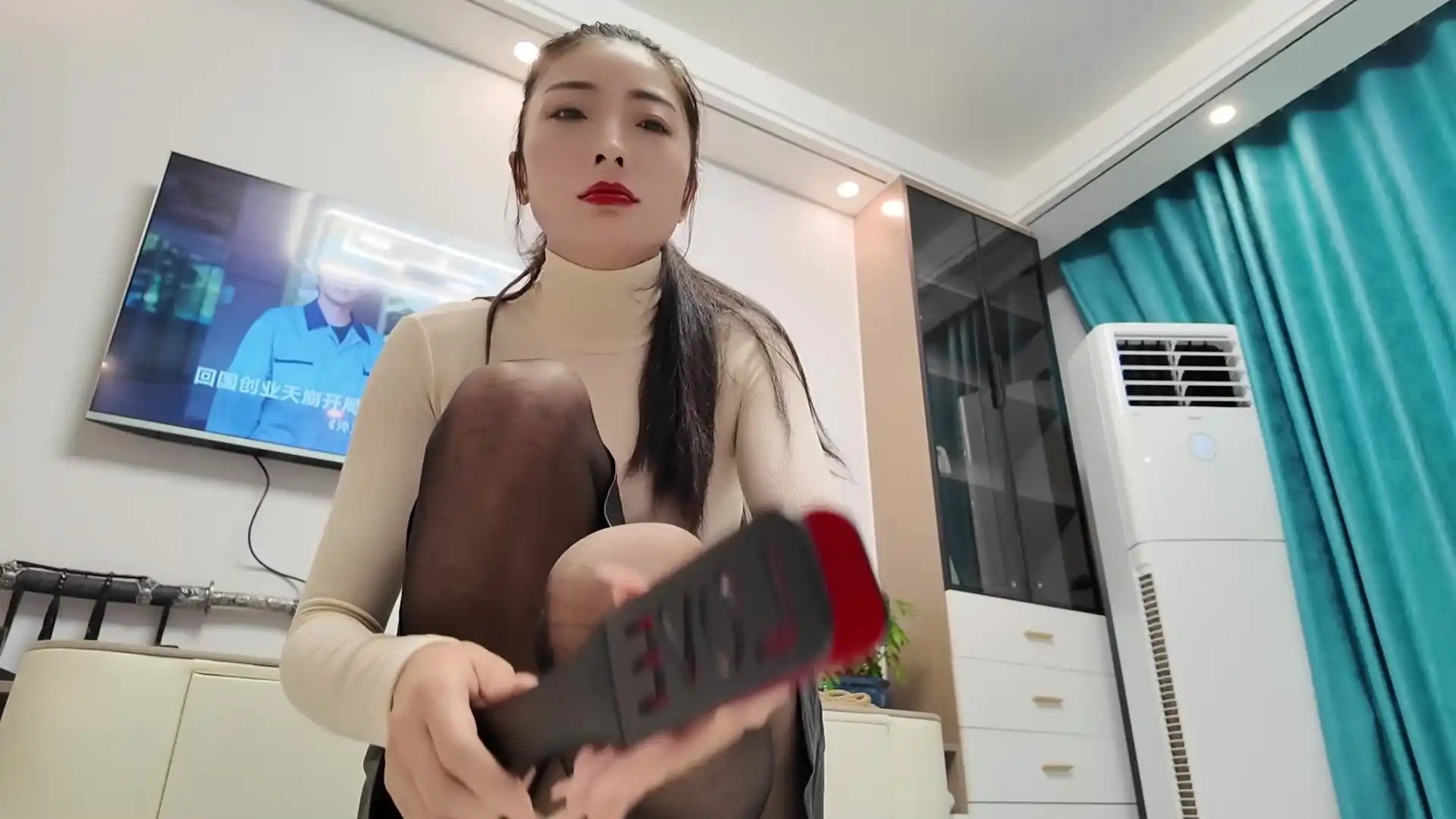 逍遥原创工作室社区新作chinese绳艺捆绑之佳佳入室饭卖下！在线看！