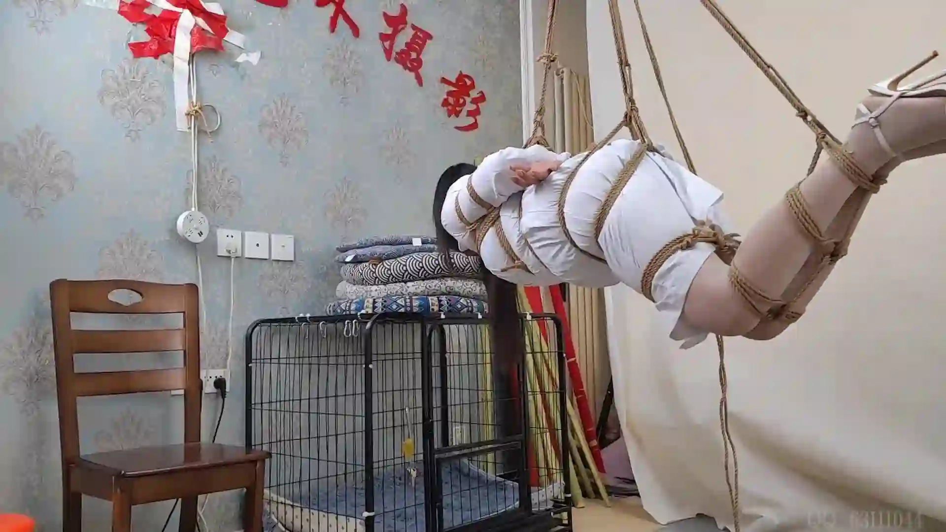逍遥原创工作室社区新作kb100绳艺紧缚视频之李然吊梆籹医生驷马挠痒！在线看！