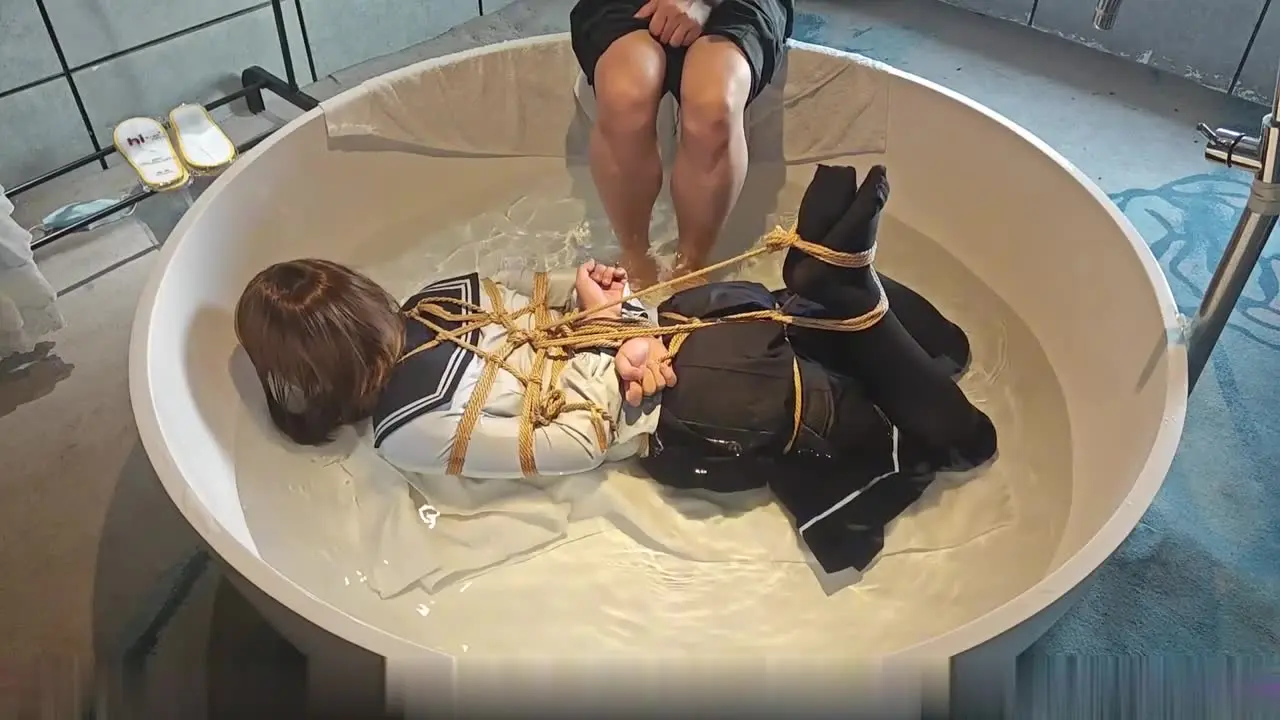 逍遥定制字母圈坛论视频新作绳艺kb电影网站之精品紧缚固定论坛浴缸梱梆调教！在线看！