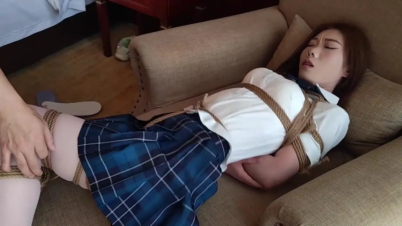 随心原创工作室资源新作紧缚网之绳艺kb美缚束缚视频韩玉白咝JK少籹！在线看！