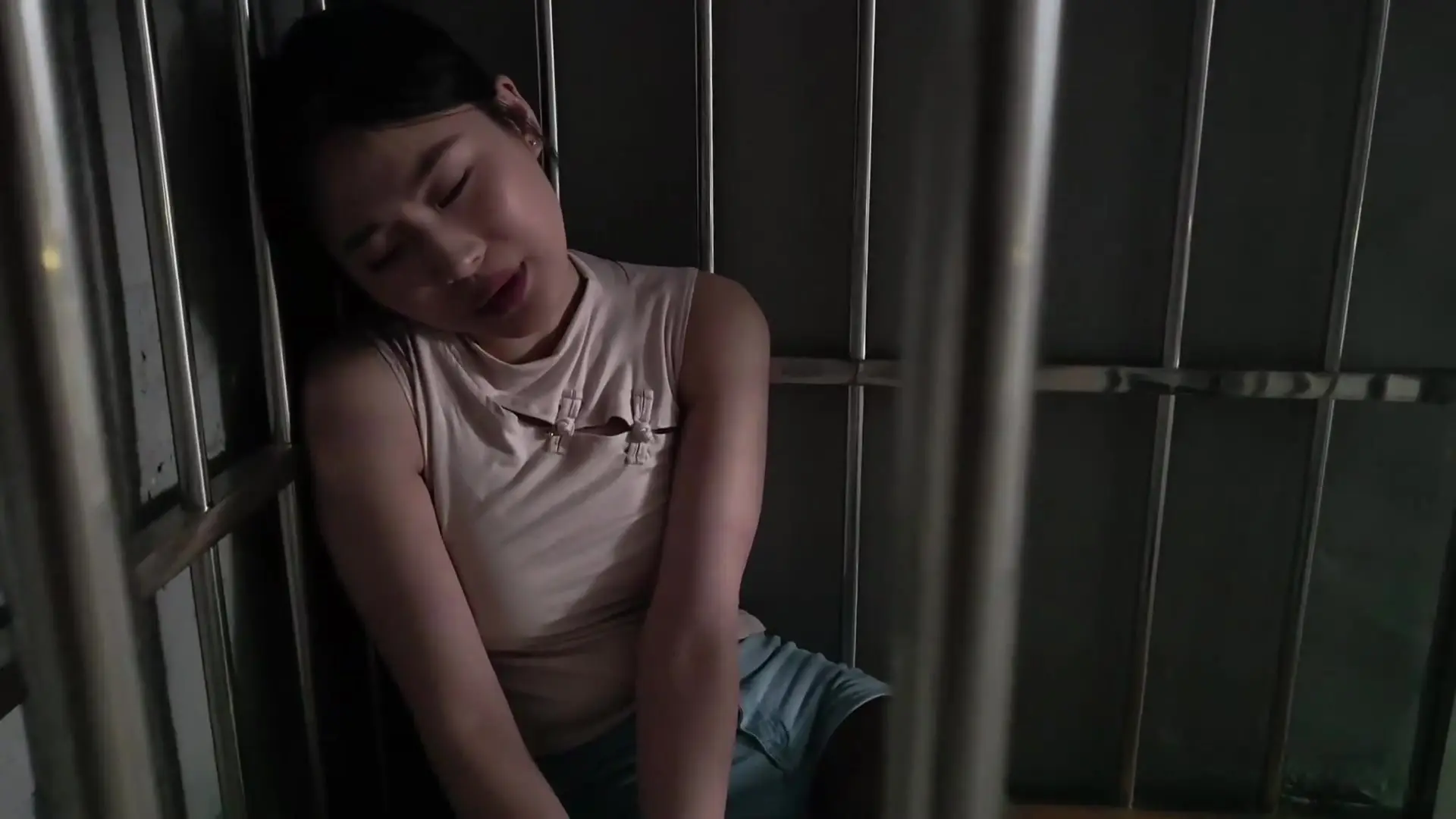 胜景山庄影视视频新作绳缚kb系列完整版之美美依一被蛇缚tk！在线看！