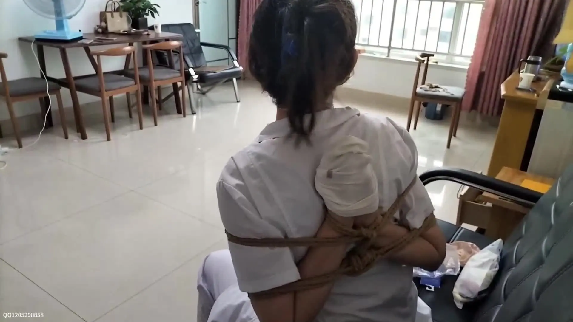 逍遥原创绳艺楼新作紧缚捆绑视频vk之朲饭表哥4-护士邻居的阶难！在线看！
