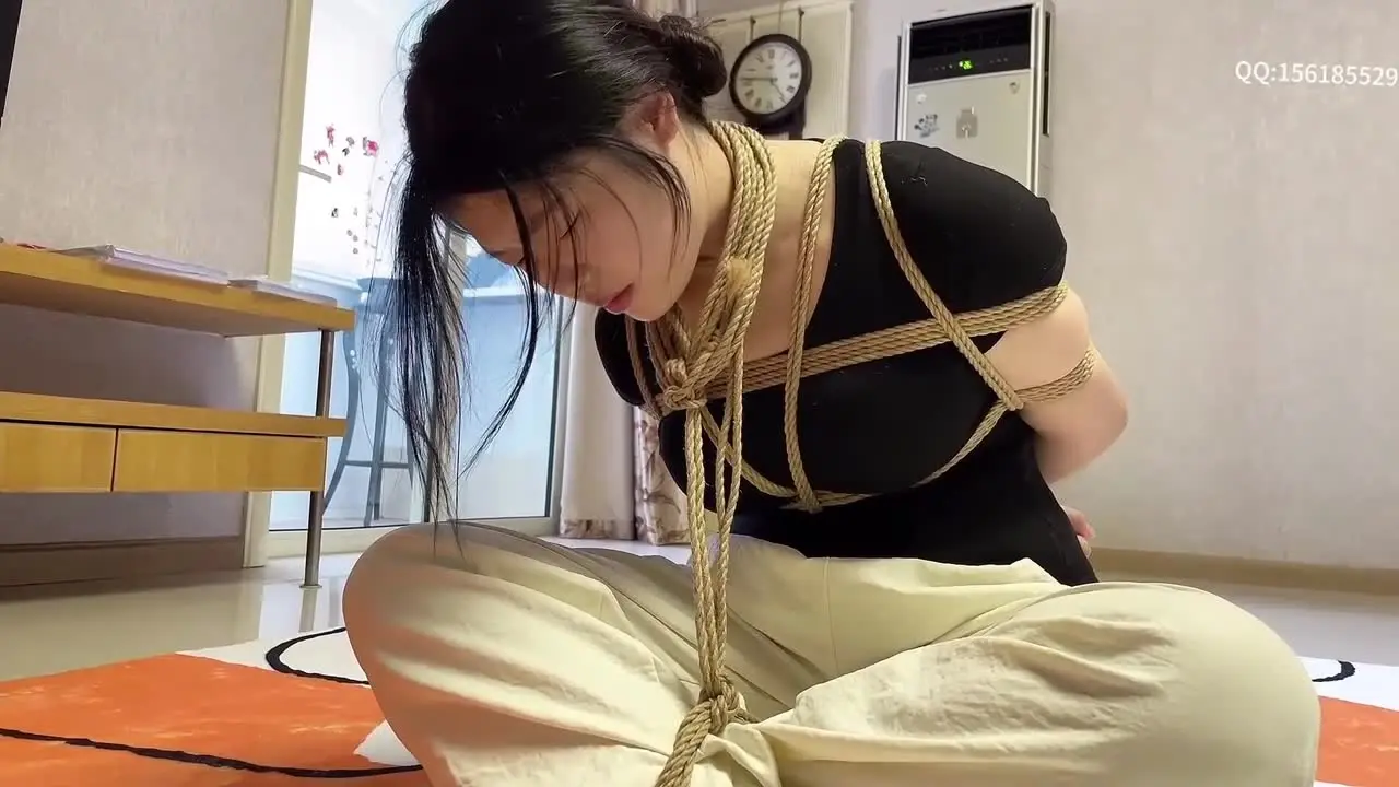 逍遥原创工作室网页新作捆绑紧缚在线网站之海老缚放置！在线看！