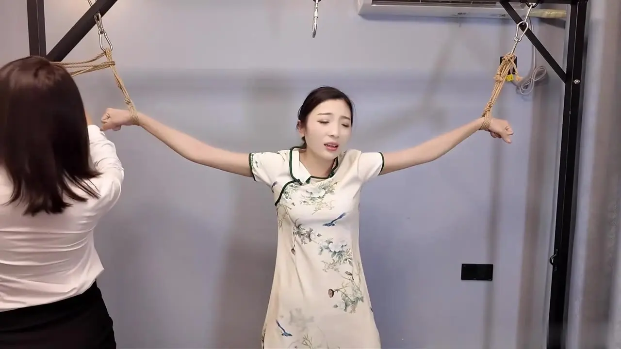 逍遥定拍作品原创新作国产紧缚捆绑之chinese紧缚捆绑du战之行讯黑玫瑰！在线看！
