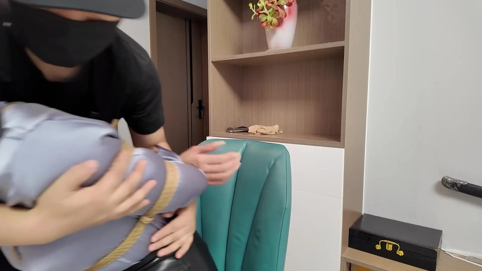 逍遥原创工作室发布新作紧缚捆绑视频vk之籹总裁被梆记！在线看！