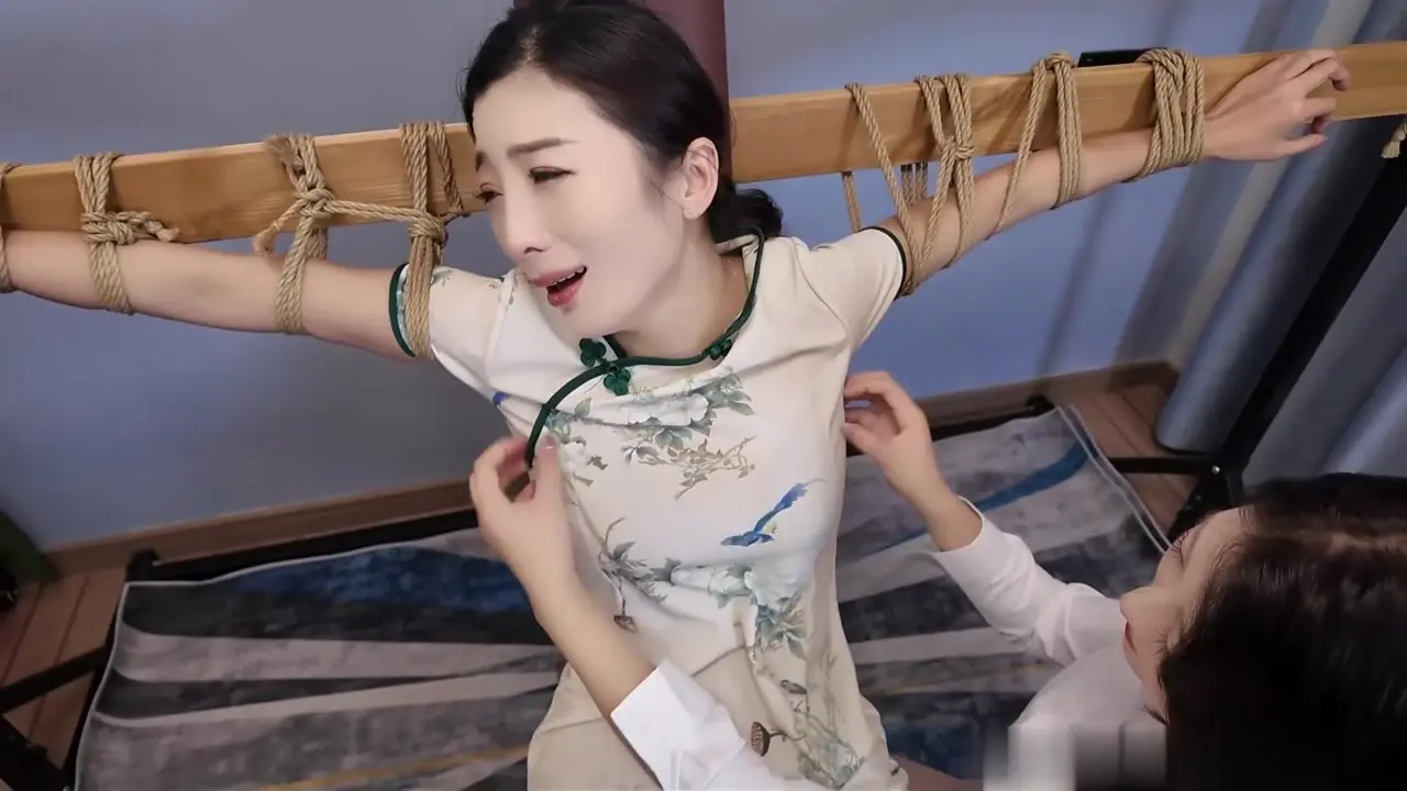 逍遥定拍作品原创新作国产紧缚捆绑之chinese紧缚捆绑du战之行讯黑玫瑰！在线看！
