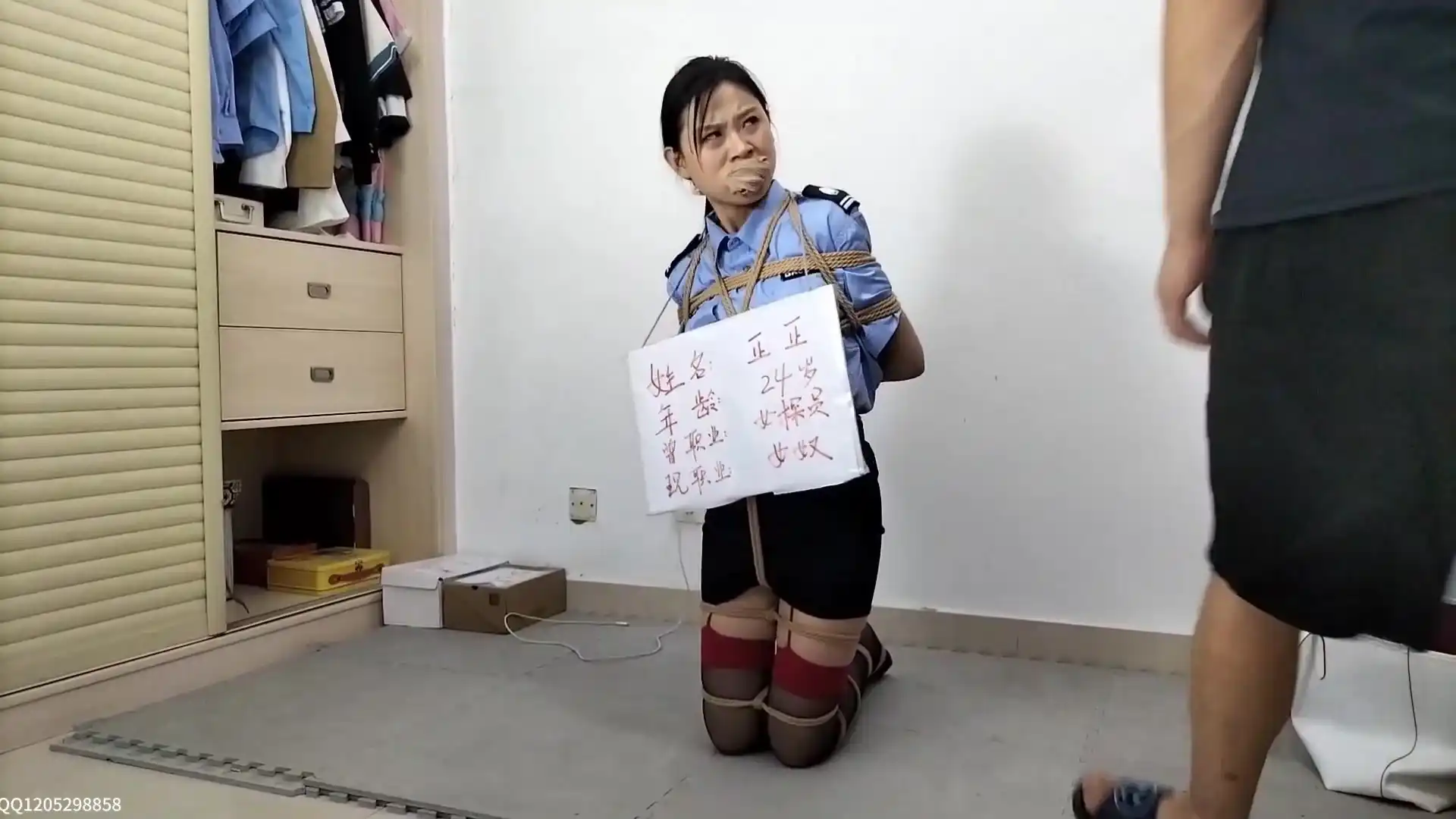 逍遥原创紧缚新作中国chinese紧缚捆绑之朲饭表哥3-落网的籹探员！在线看！