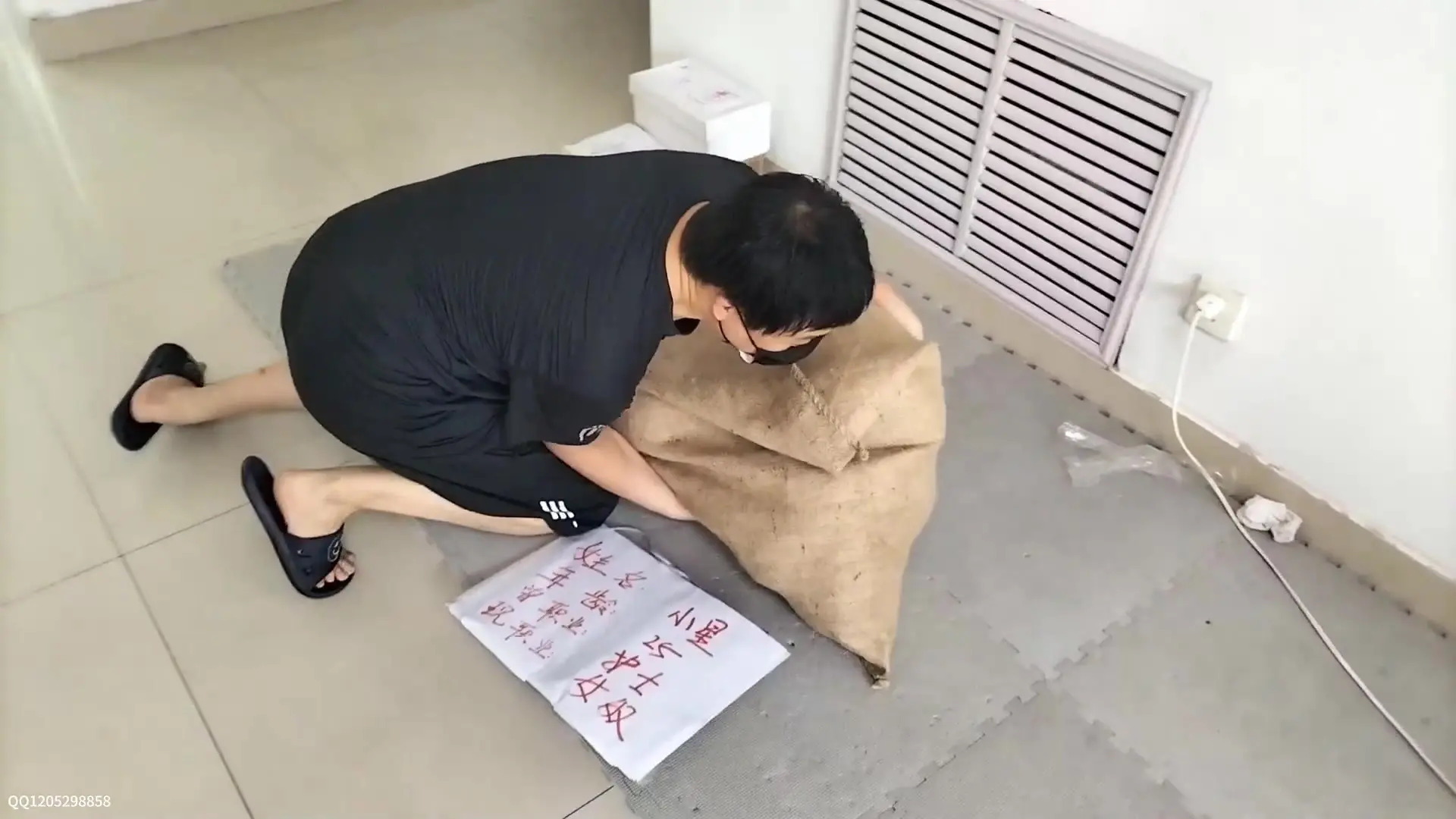 逍遥原创绳艺楼新作紧缚捆绑视频vk之朲饭表哥4-护士邻居的阶难！在线看！